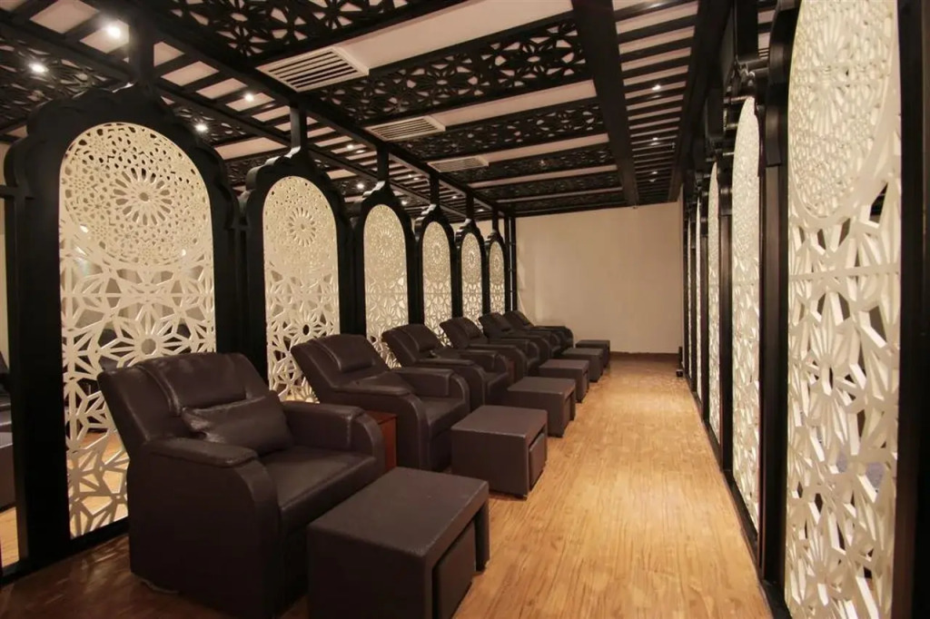 Le Duy Grand Hotel