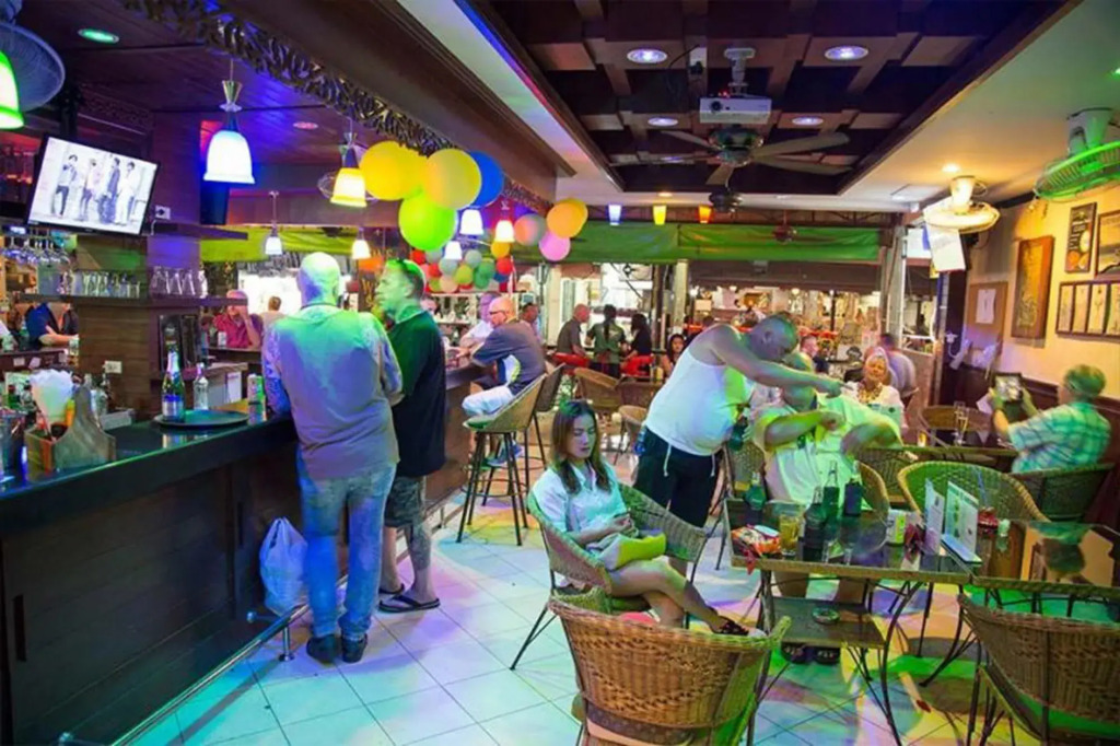 Harrys Hotel Bar & Restaurant