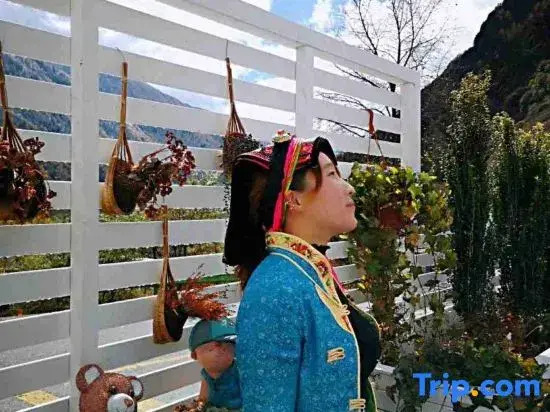 Guanyue Homestay (Shuangqiao Valley Scenic Area of Mount Siguniang)