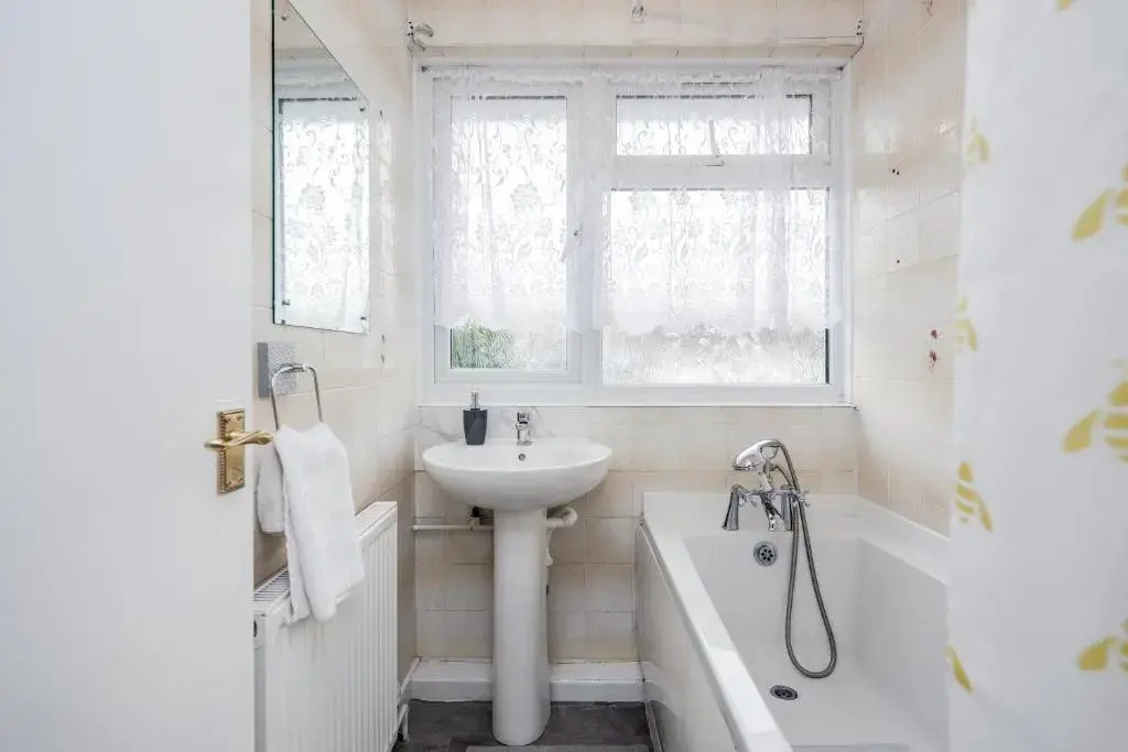Tms Lovely 3 Bed House-tilbury-free Parking