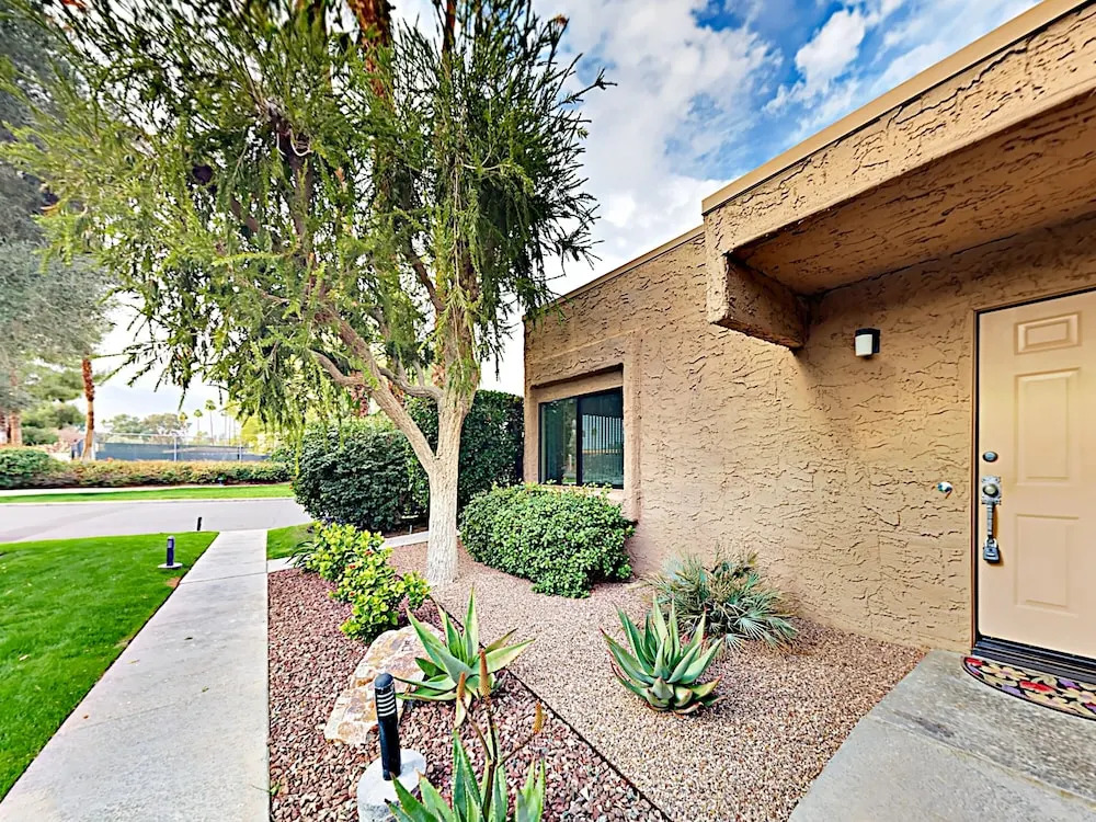 Los Coyotes - 2 Br Condo