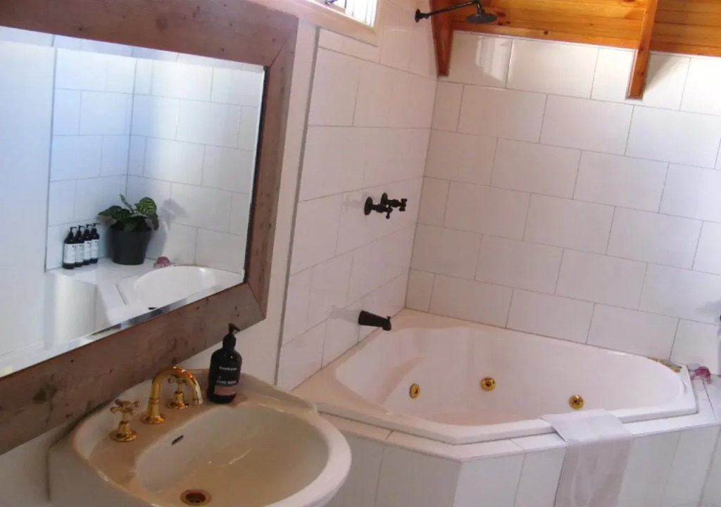 Hideaways at Red Hill Hotel