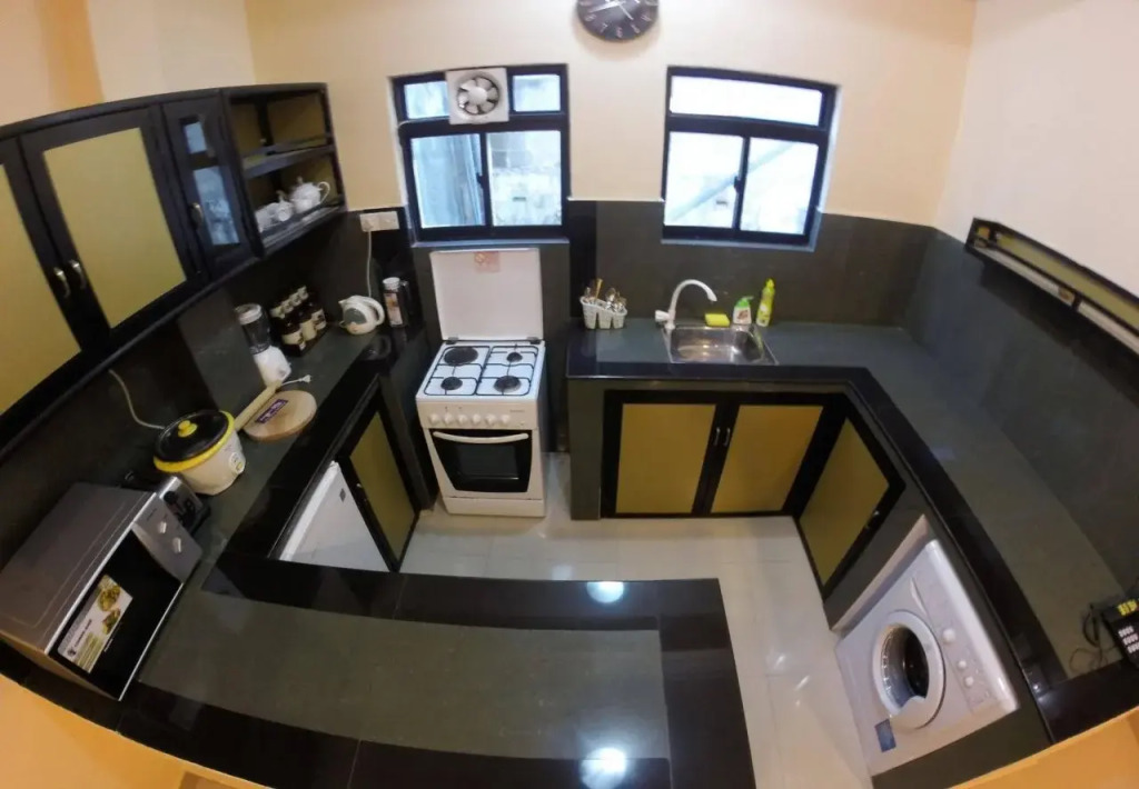 OYO 293 Akara Suites And Apartments