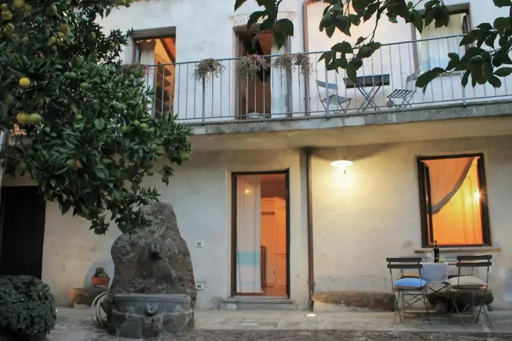 la corte dei Limoni