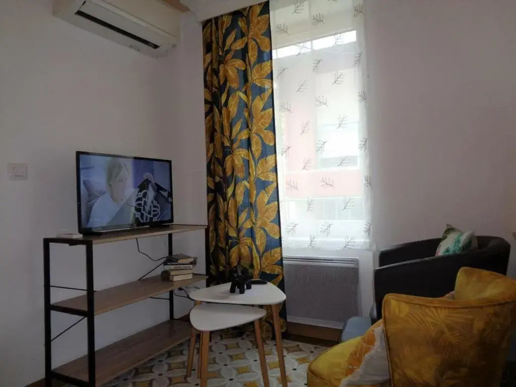 Gite Roanne, 2 pièces, 2 personnes - FR-1-496-237
