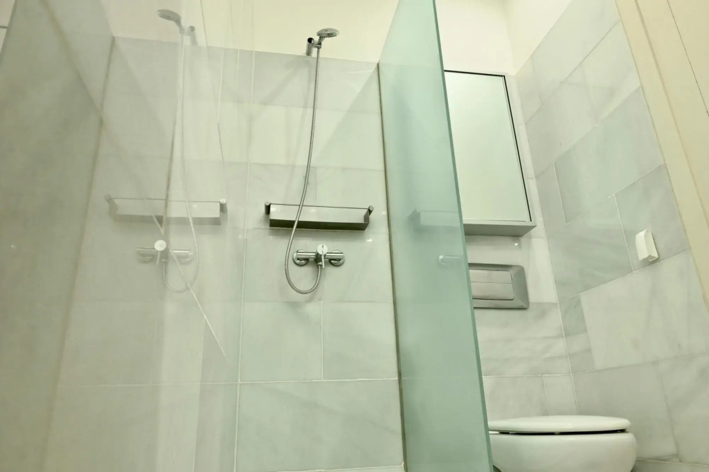 M (Nav9) Luxury Apartment-Madrid Downtown