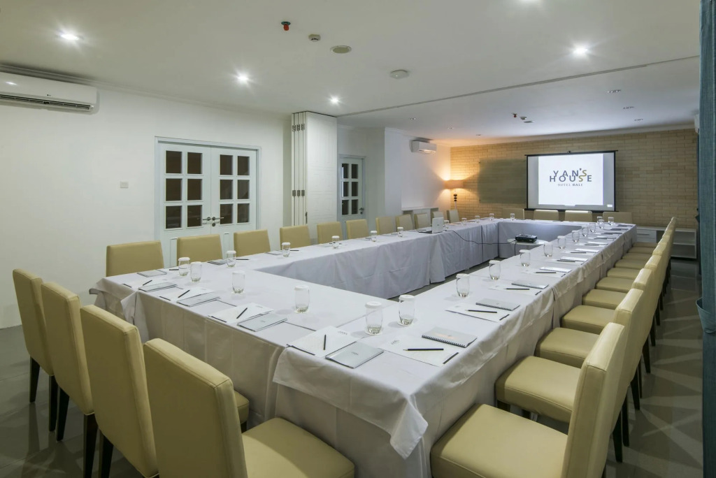 Yans House Hotel