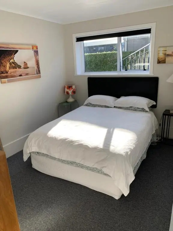Beside the sea, park up and relax - Just 20 steps to the beach - Wi-Fi & Linen