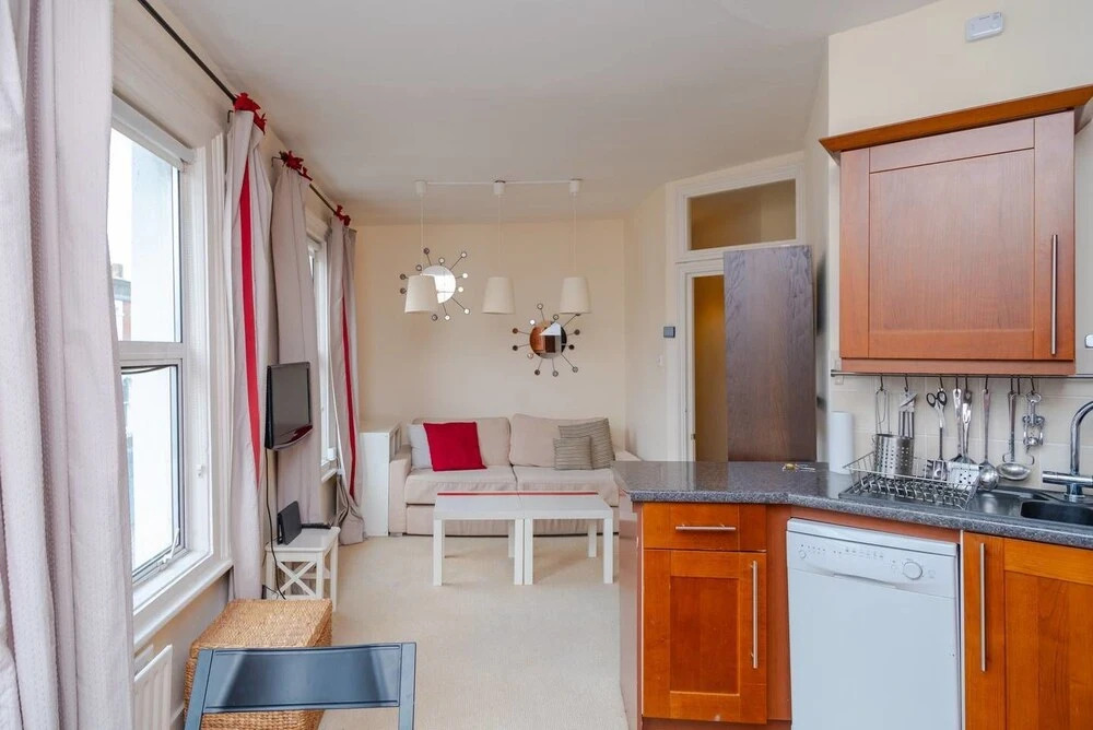 Bright 1BR Home in Fulham, 4 Guests