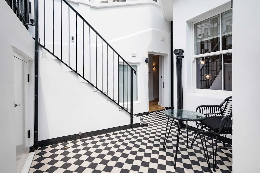 Coleherne Road Residence I