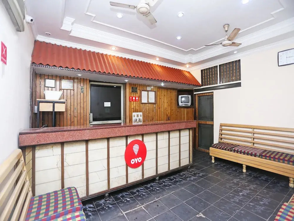OYO 9001 Hotel East West