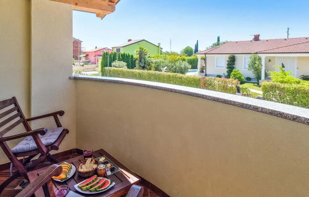 Lovely Home In Kastel
