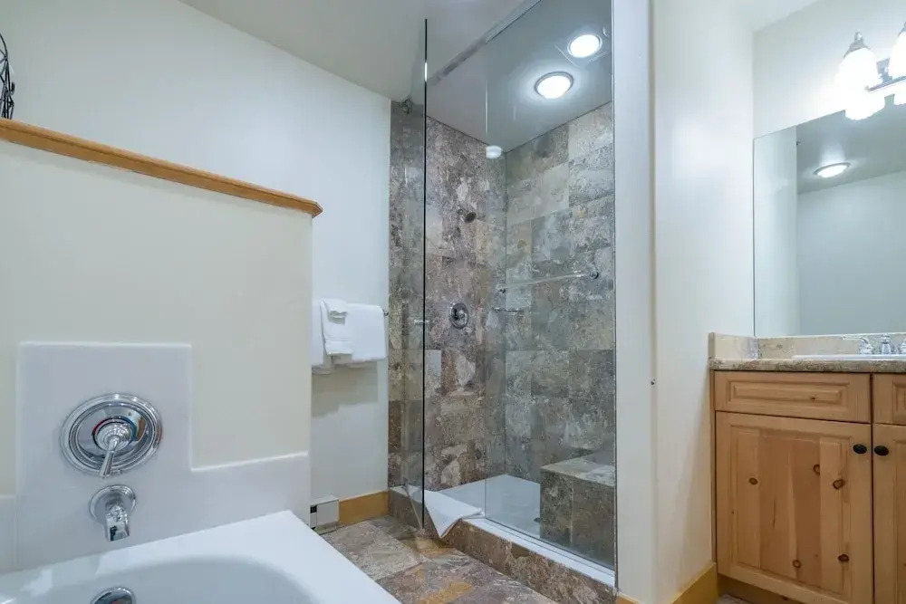 Bear Creek Lodge 305 3 Bedroom Condo by Alpine Lodging Telluride