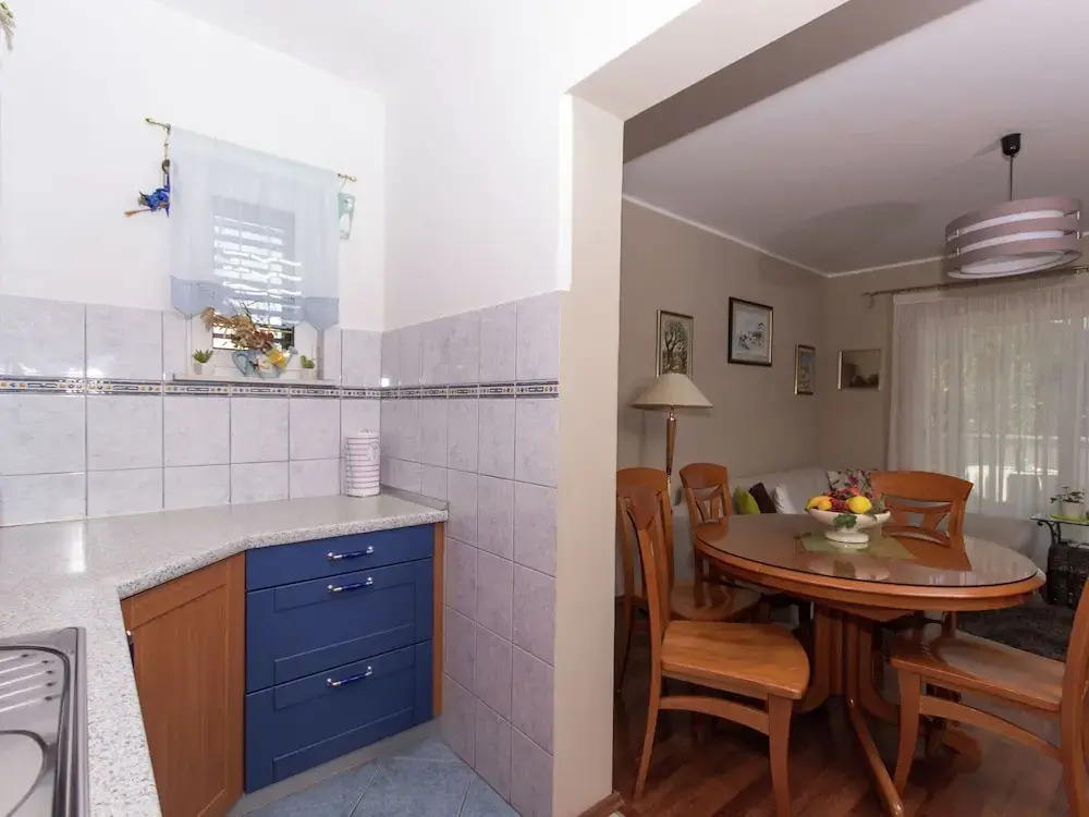 Delightful, three-bedrooms, terrace & outdoor dining area, close to the beach