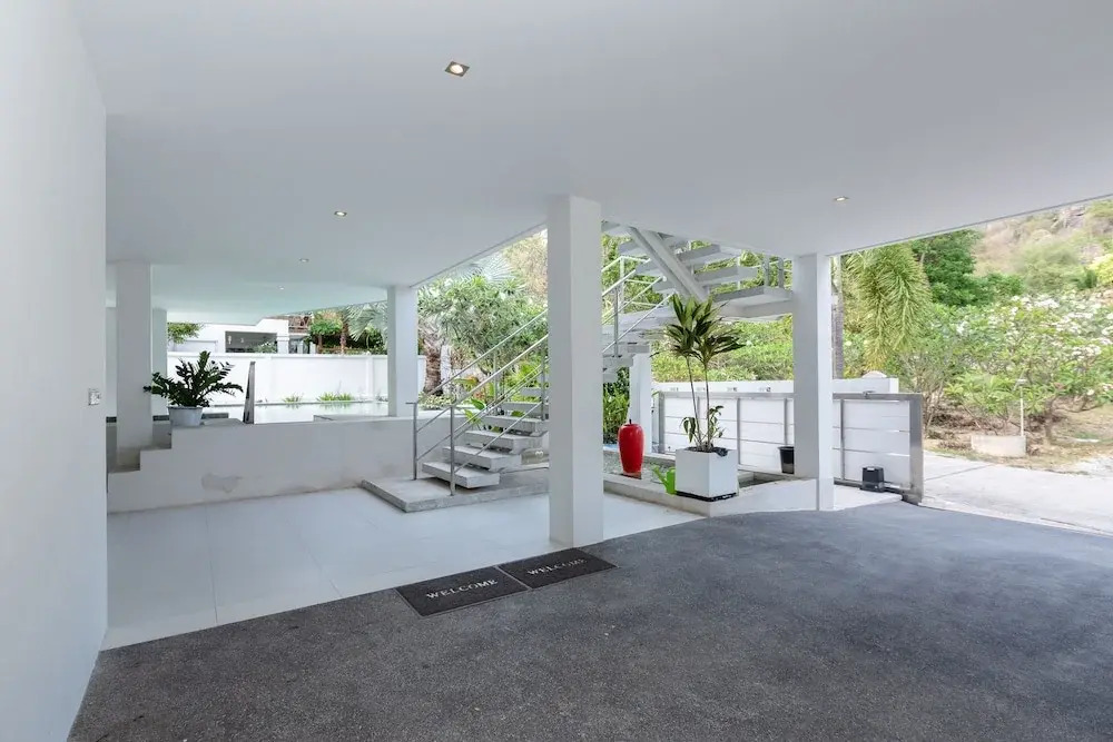 4 Bedroom Modern Pool Villa