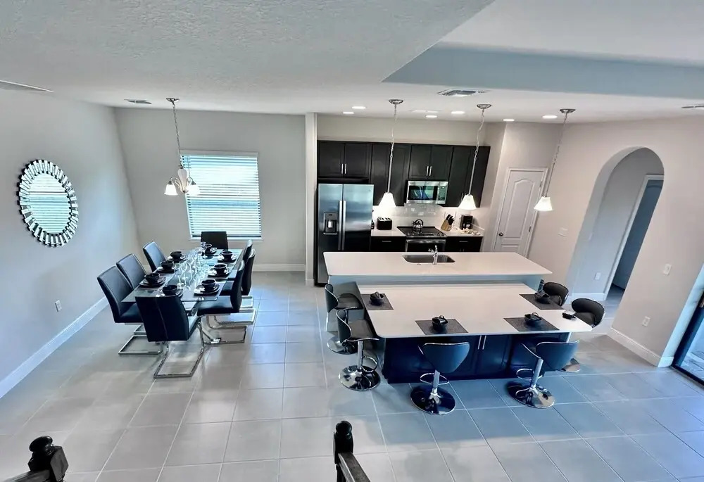 Balmoral Resort-200kb 6 Bedroom Home by RedAwning
