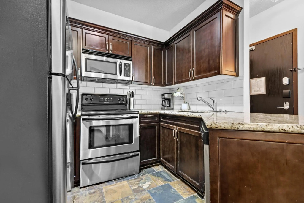 Instant Suites - Luxury 2 BR Suite in Canmore | Banff