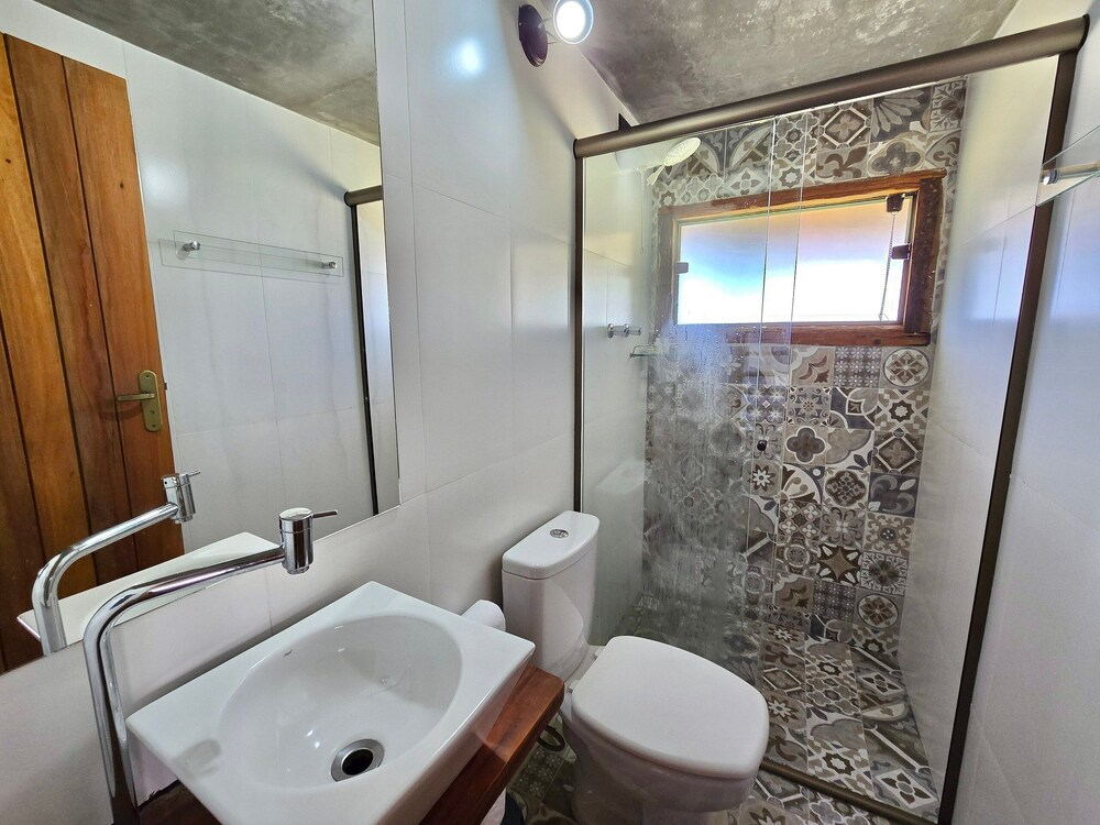Chalés Vila Carrancas - Ao lado do centro com piscina, cozinha completa e muita tranquilidade