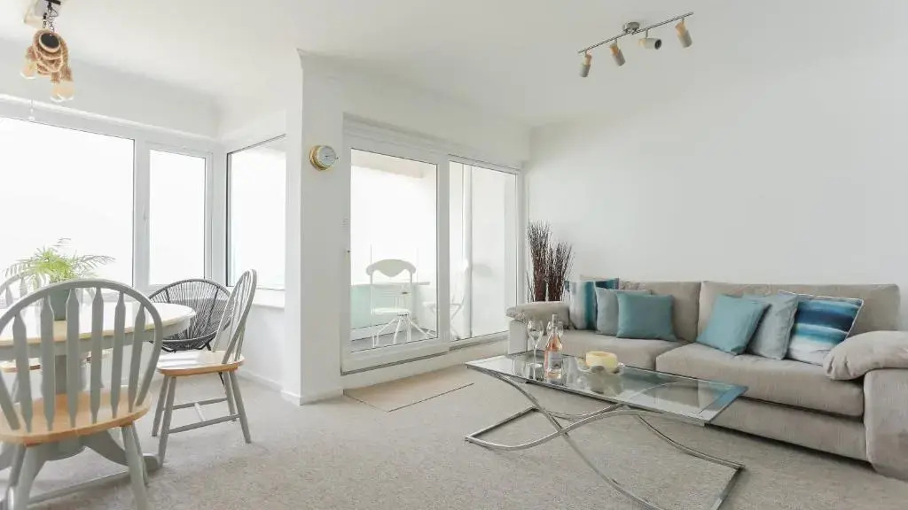 Tides - Beach Front Apartment in Bracklesham Bay