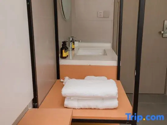 Super 8 Select Hotel (Kaifeng Qingming Shanghe Garden)