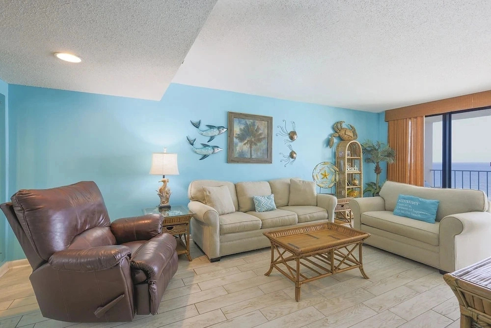 Phoenix I 1086 1 Bedroom Condo