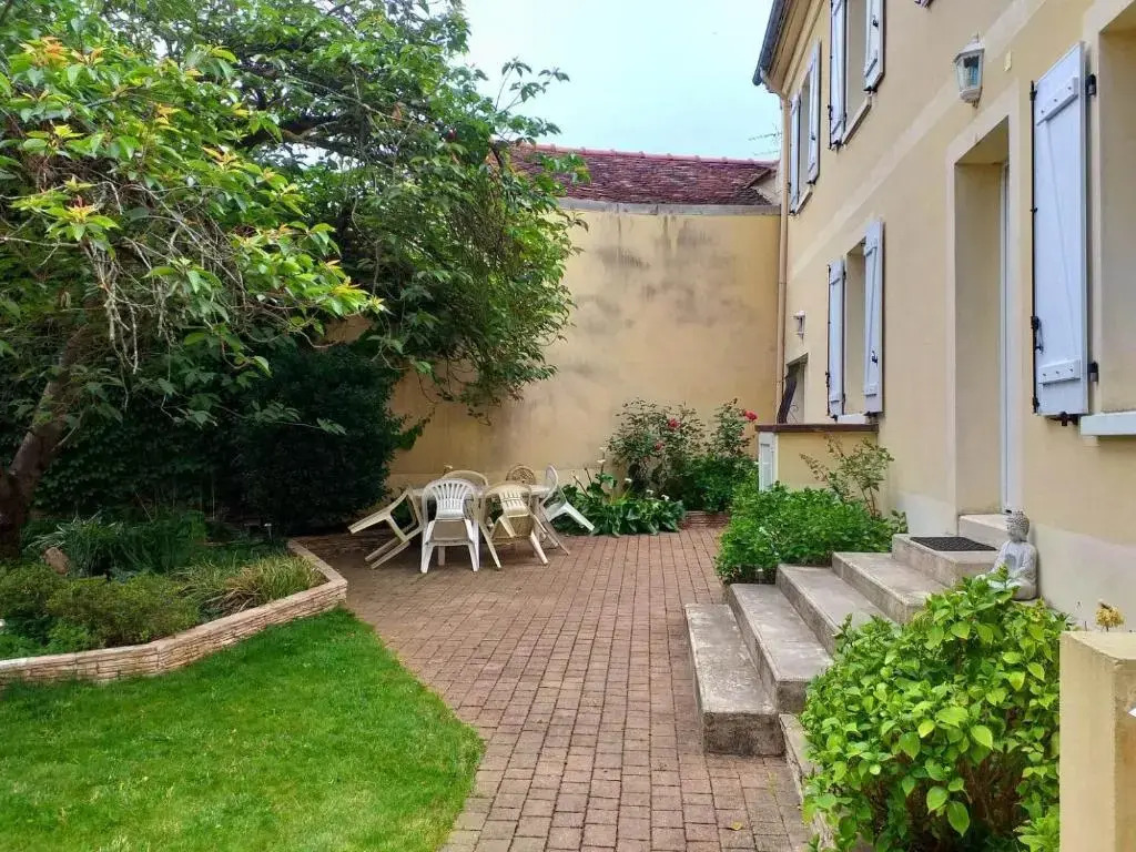 Square-bnb - Appartement avec jardin à 10 min de Disneyland