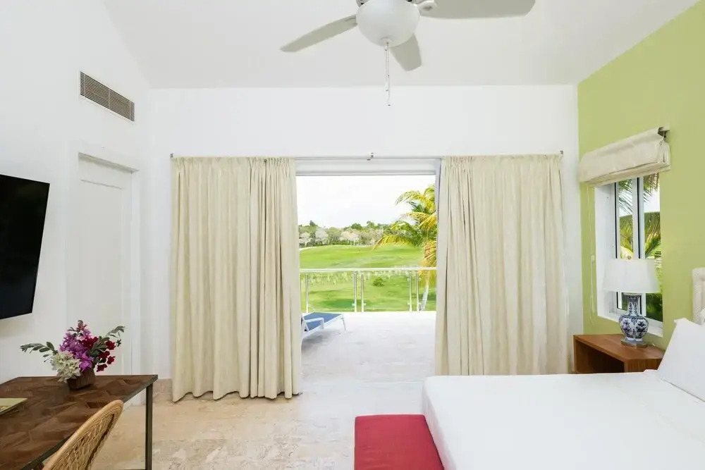 Cozy 5-bedroom Villa With Beaituful Views of La Cana Golf Course