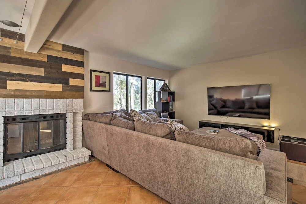 Spacious El Cajon Villa - 14 Mi to Downtown