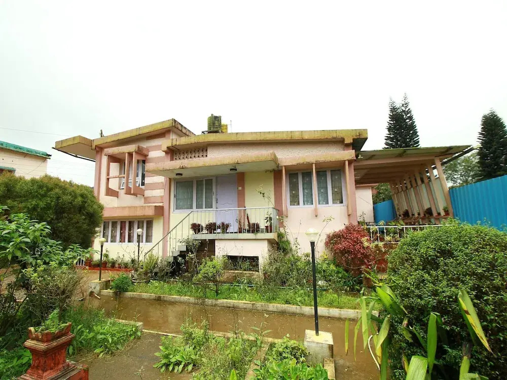 OYO 4303 Flora Home Stay