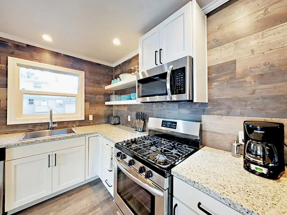 4093 Manzanita Ave Cabin Unit 1