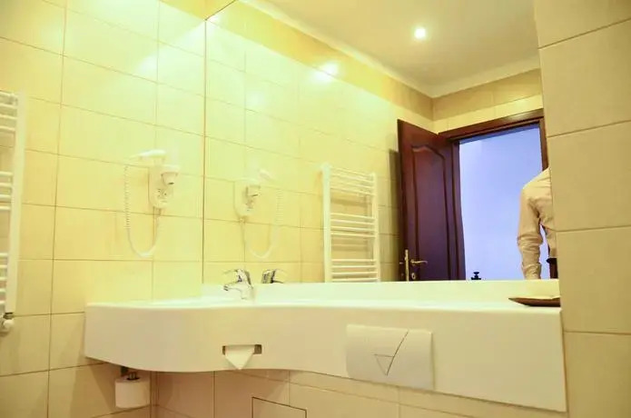 Hotel Miraj