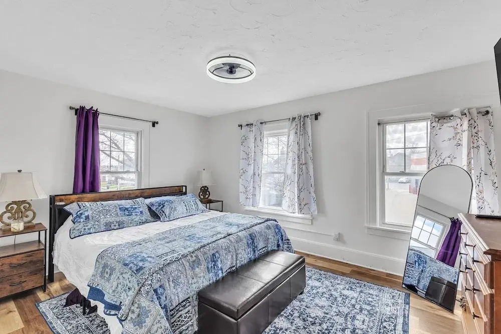 Cozy Getaway With Hot Tub, Patio & Fenced Yard 3 Bedroom Home