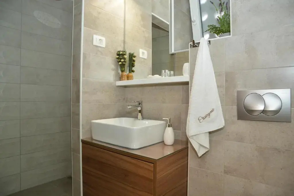 Fifi apartment w. parking in old town