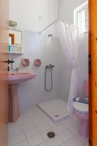 Antoniadi Rooms