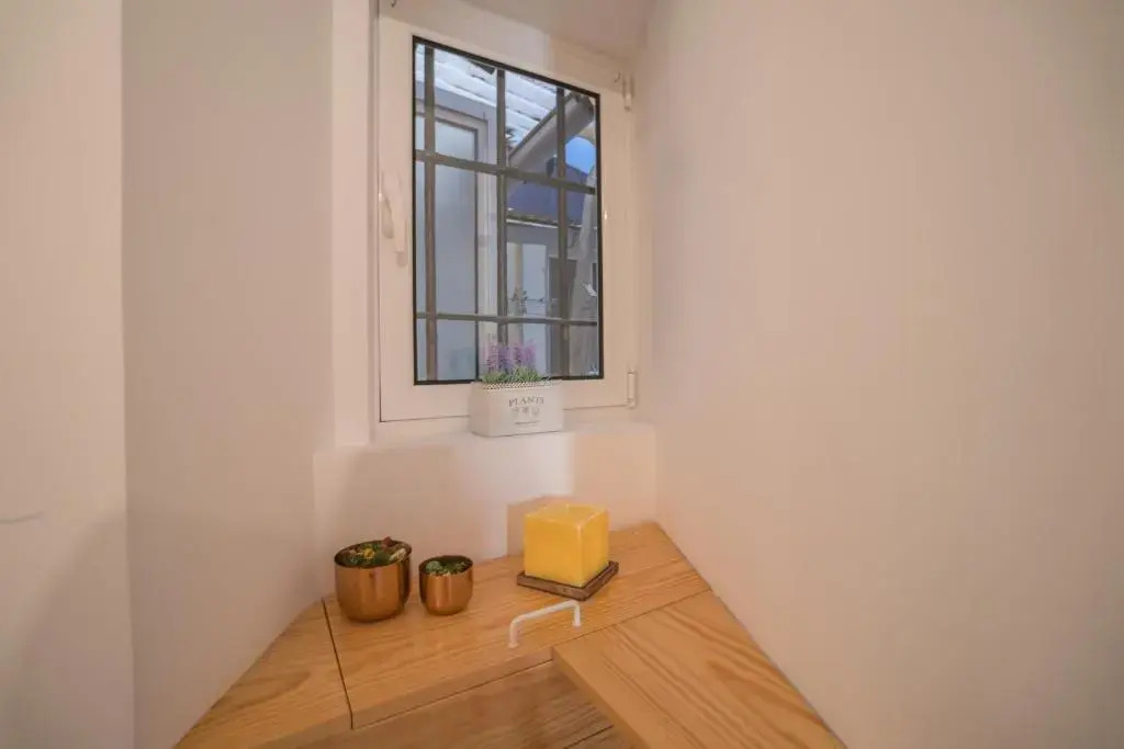 Rose Apartments