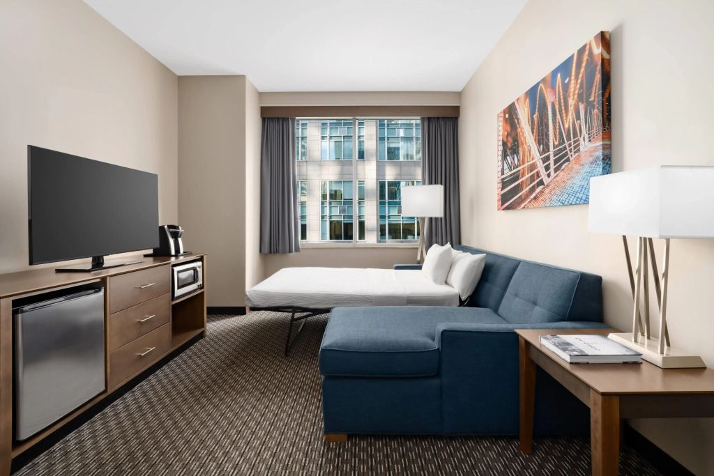 La Quinta Inn & Suites by Wyndham Chicago Downtown