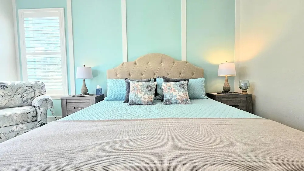 New Custom House! Private, Clean, Safe! Walk to the Beach!