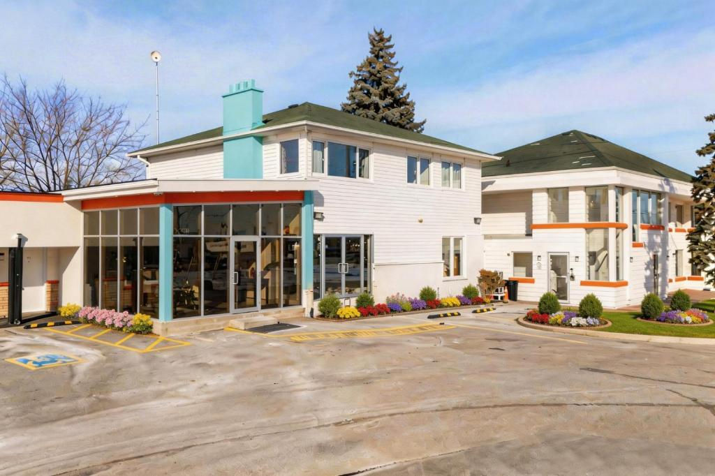 Howard Johnson By Wyndham Brampton