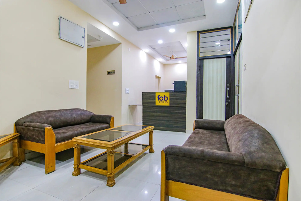 Fabhotel F9 Ashok Vihar