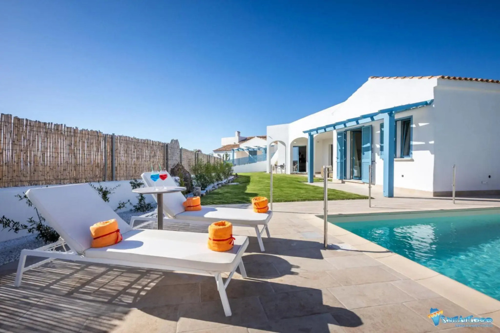 Elegant and modern Villa with pool Sea view-VILLA CON PISCINA VISTA MARE
