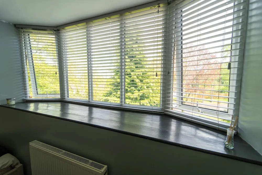76 Bournbrook Road Equipped Studios Near QE