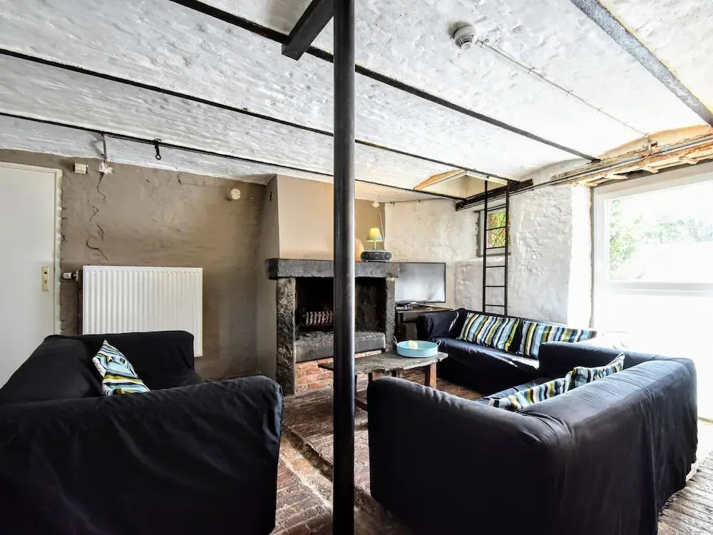 Romantic Cottage in Ferrières With Barbecue