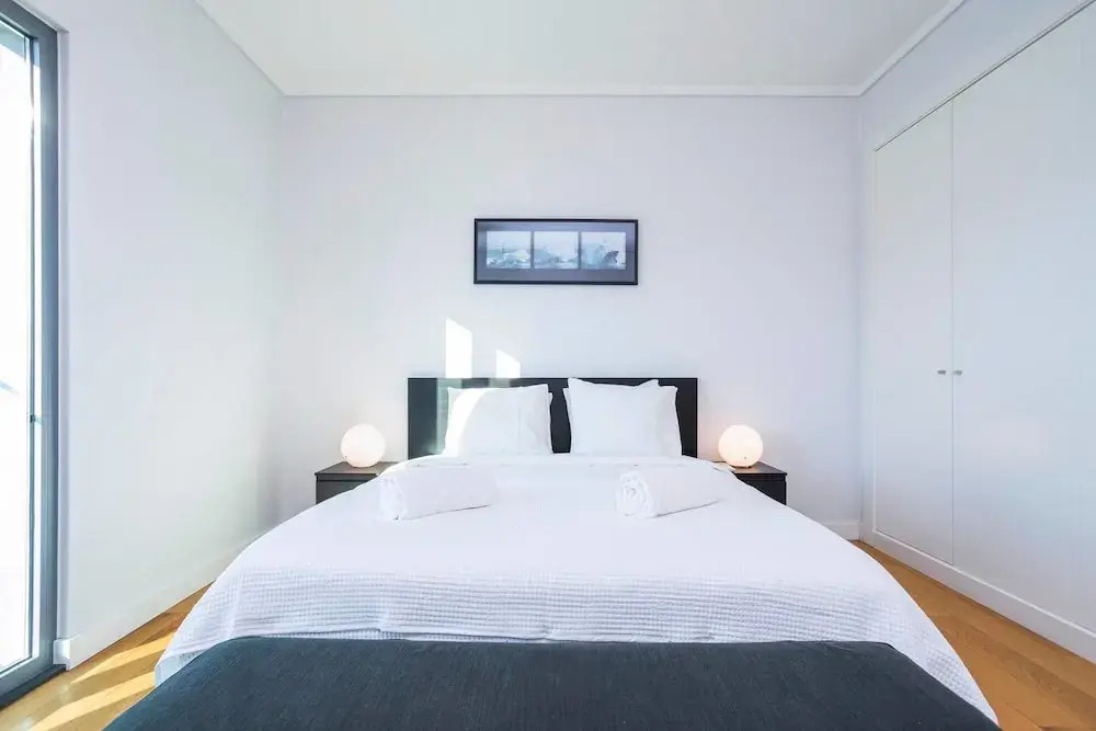 Spacious Apartment in Residential Campolide