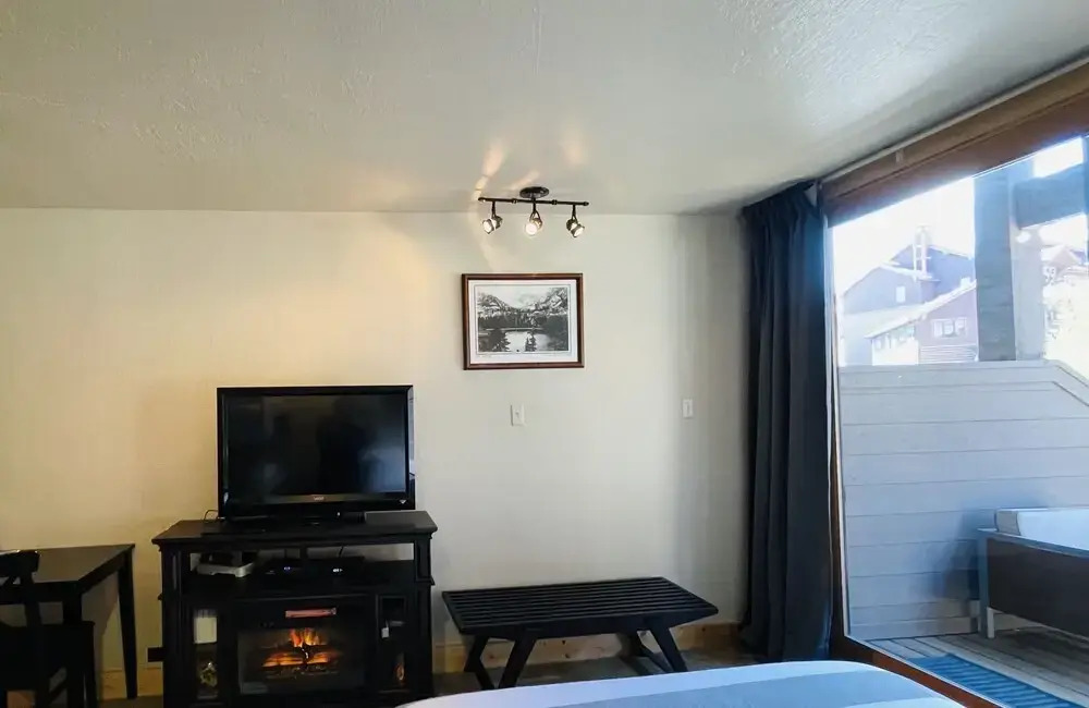 Flurry by Avantstay Tahoe Donner Home w/ Access to Northstar Resort Community