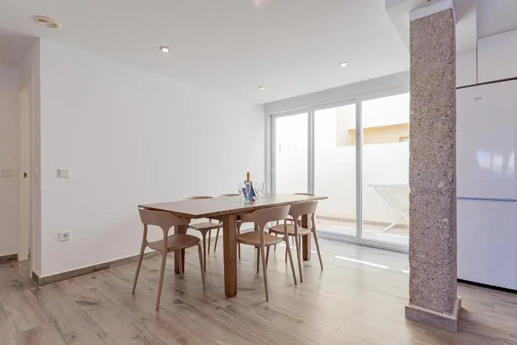 Amplio y acogedor apartamento renovado con piscina AL124