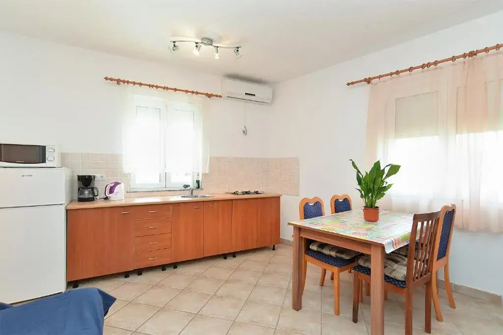 Apartments Edin 1359