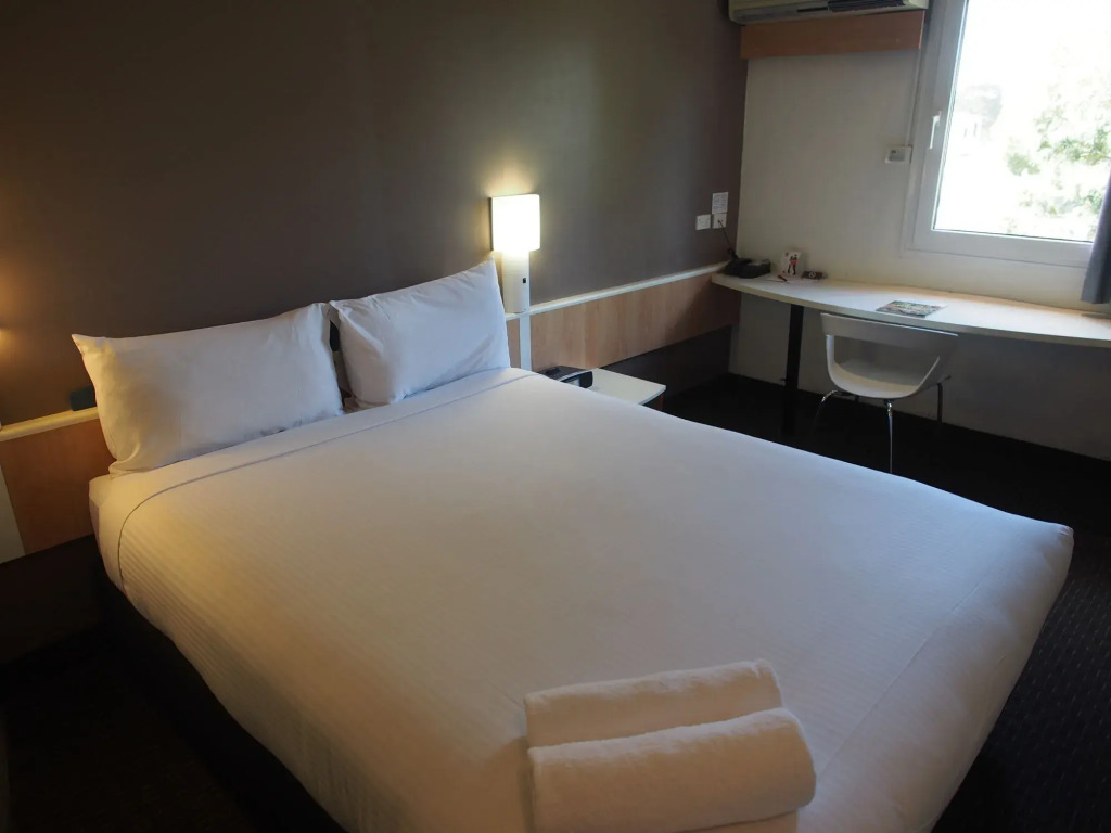 ibis Thornleigh