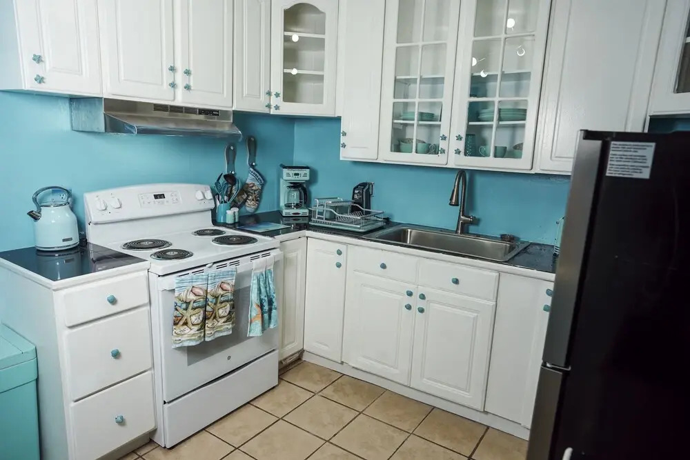 Beach Inspired Retreat In The Heart Of Nashville! 1 Bedroom Home by RedAwning