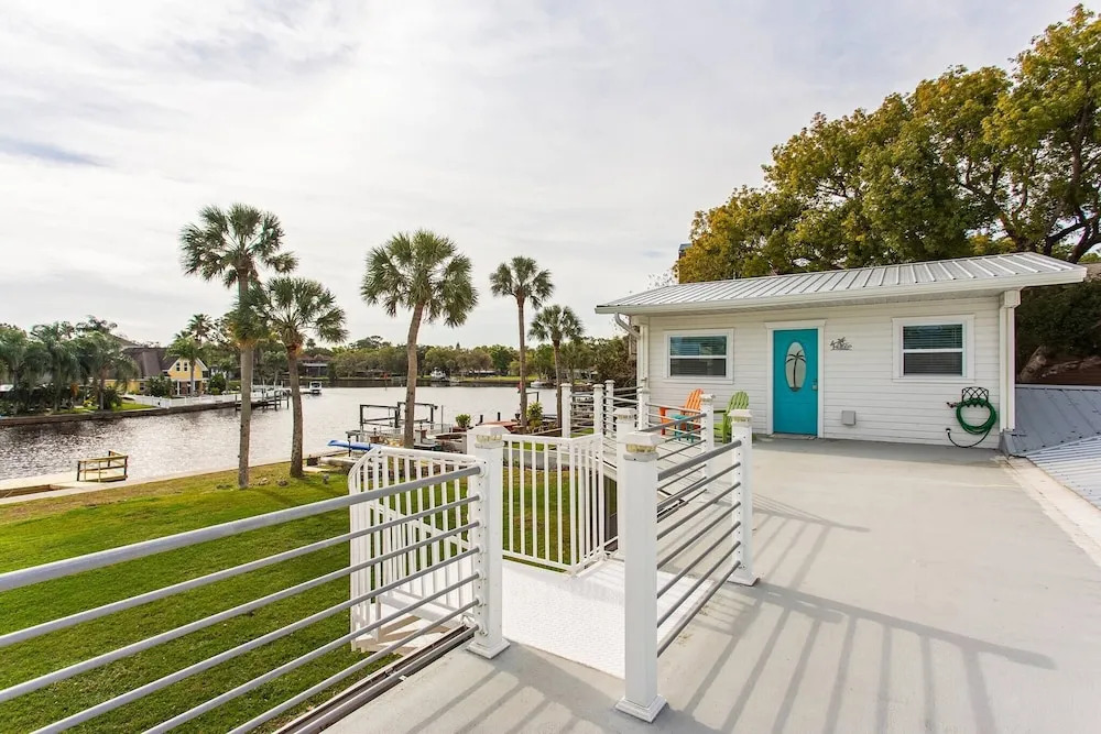 The Keys Bungalow On The Cotee River