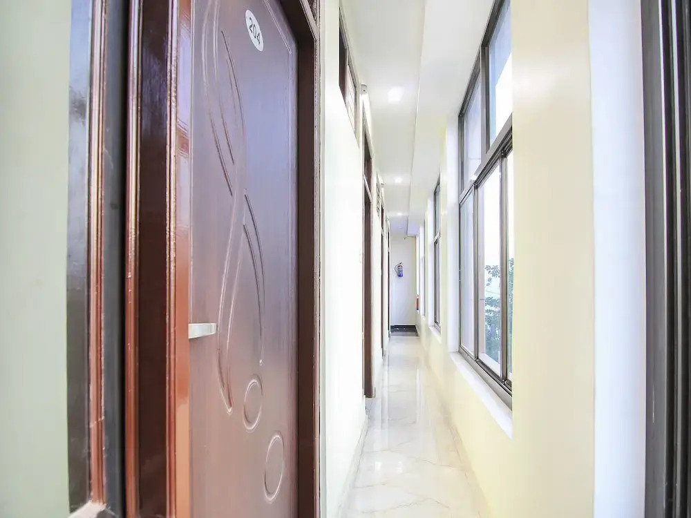 OYO 10969 Hotel US Residency